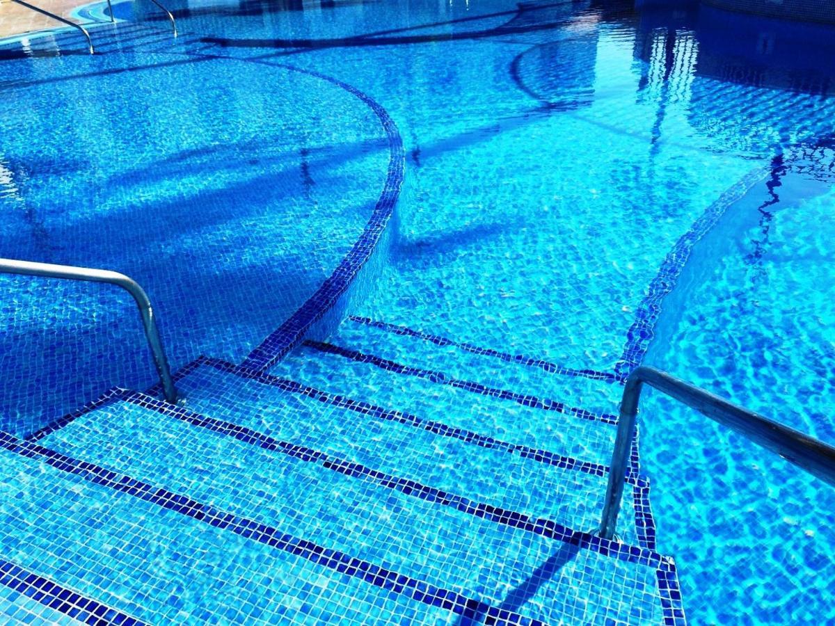 With Large Relax Terrace And Equipment Appartement *